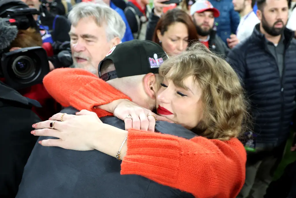 Travis Kelce Reacts to Viral Moment as Taylor Swift Flaunts 'TNT' Diamond Friendship Bracelet He Gifted Her